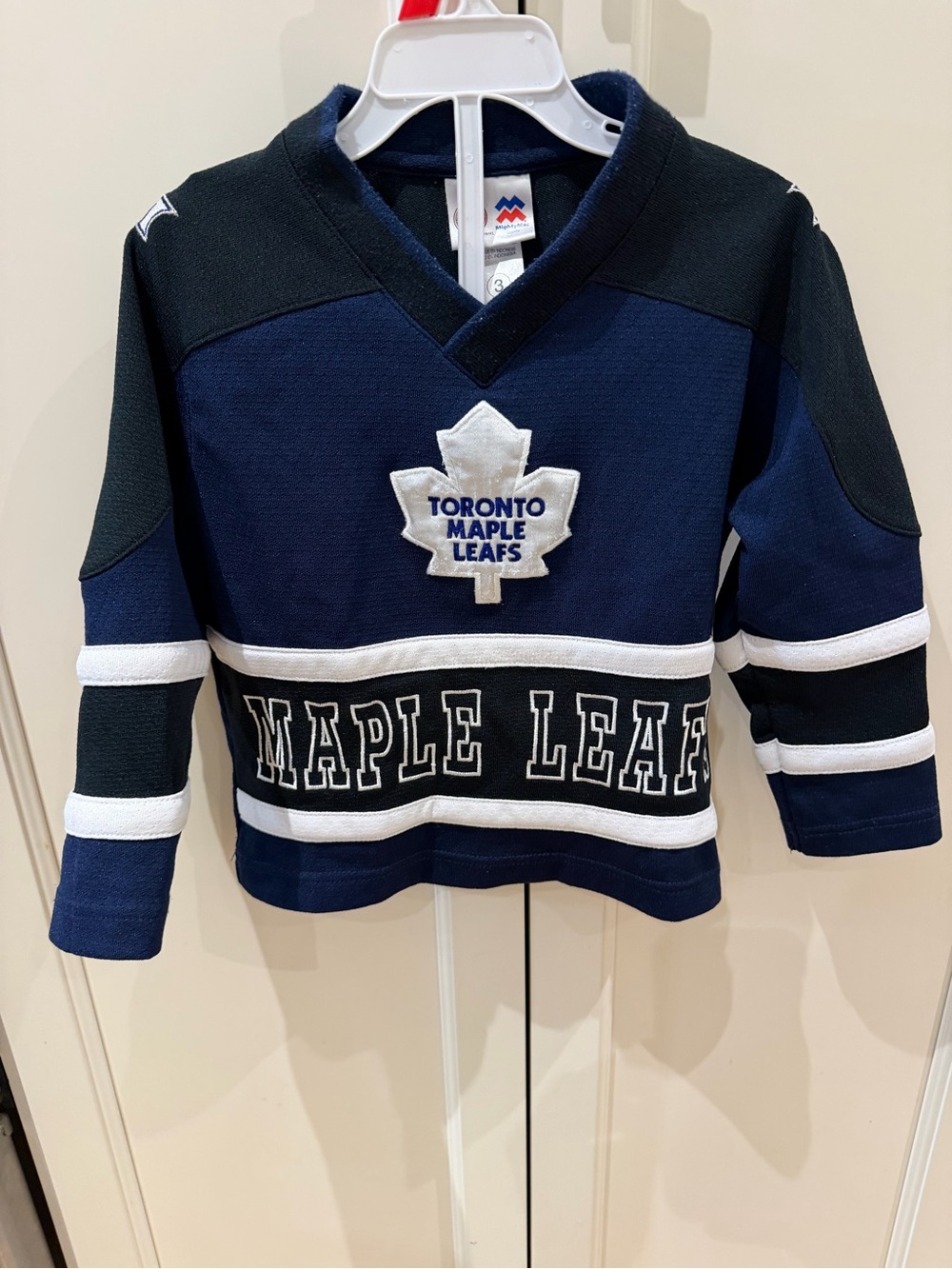 Maple leafs hockey jersey 3t Kids